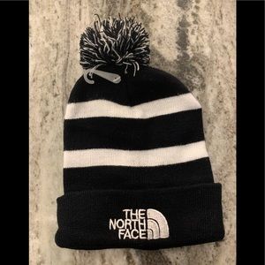 New! The North Face Pom Pom winter hat